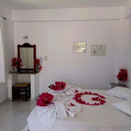 Mirsini Studios Parasporos Bagian luar foto