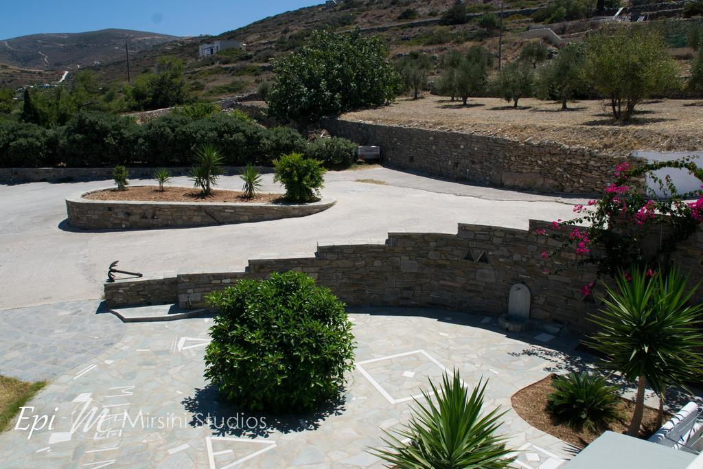 Mirsini Studios Parasporos Bagian luar foto