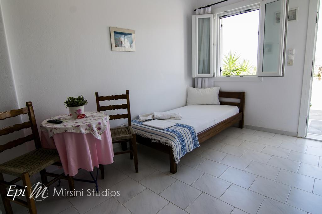 Mirsini Studios Parasporos Bagian luar foto