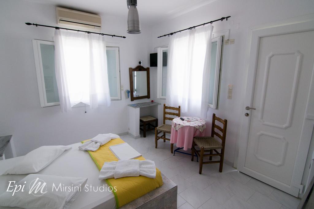 Mirsini Studios Parasporos Bagian luar foto