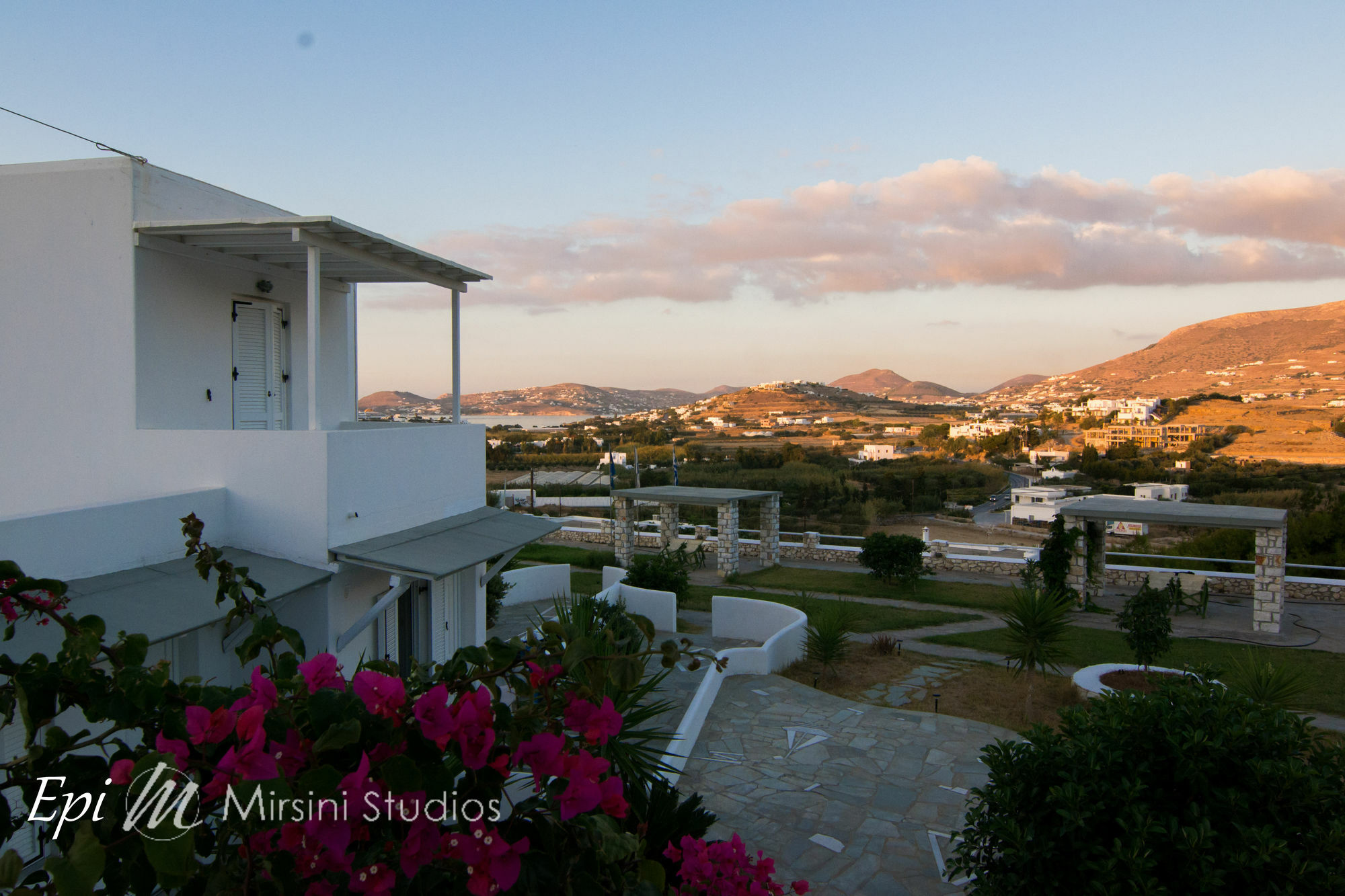 Mirsini Studios Parasporos Bagian luar foto